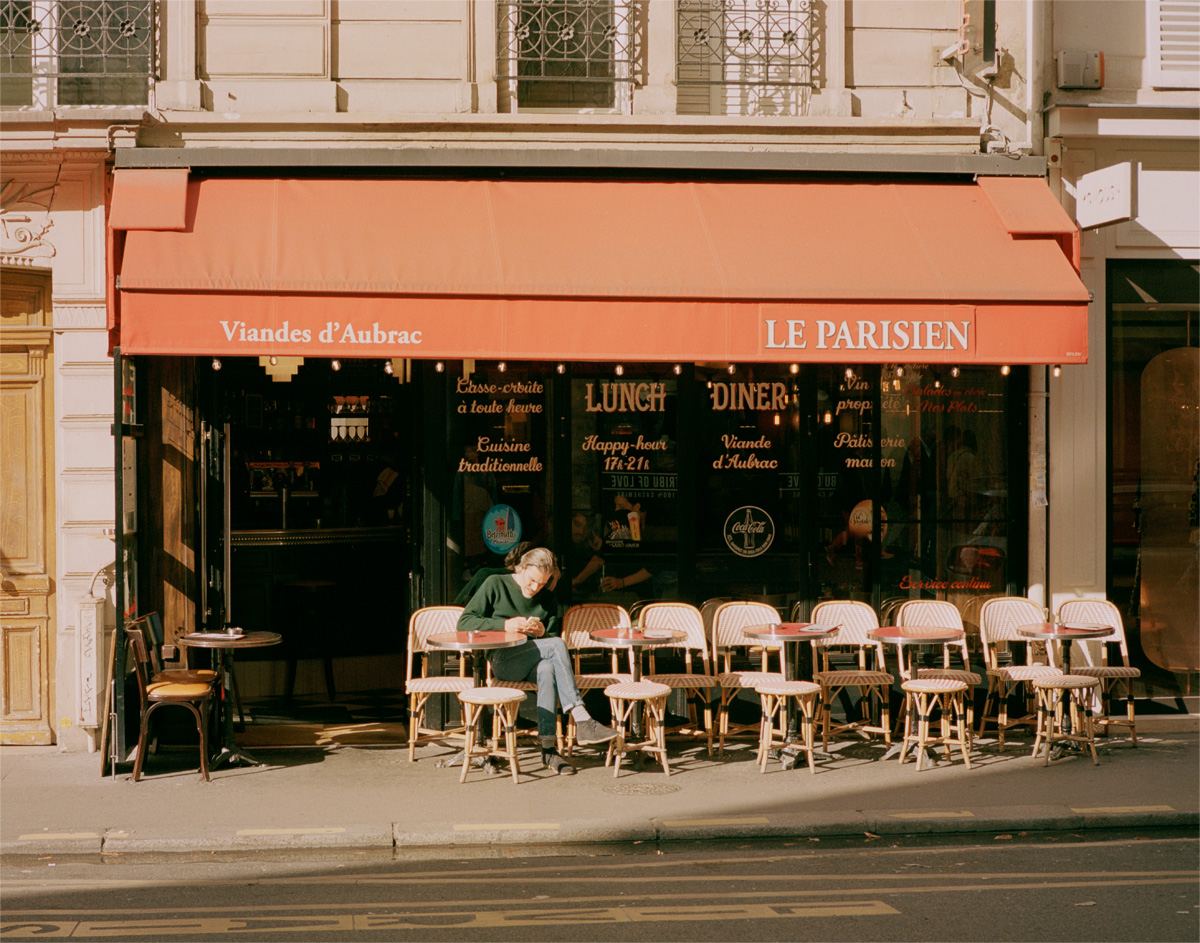 1002Paris008