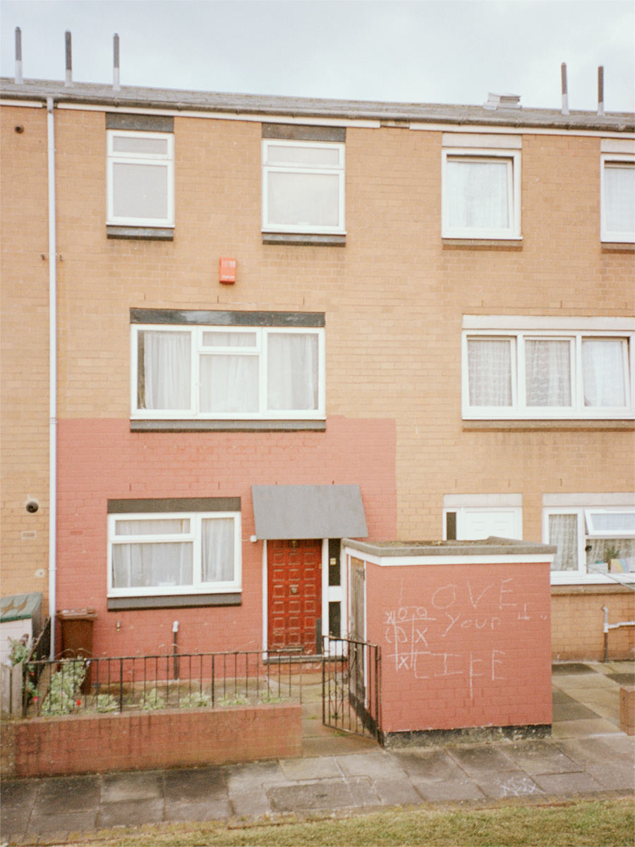 0417London025